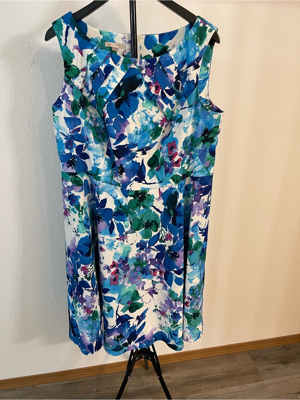 Danny signature 14w Floral Sleeveless Sheath Dress in Blue & Green